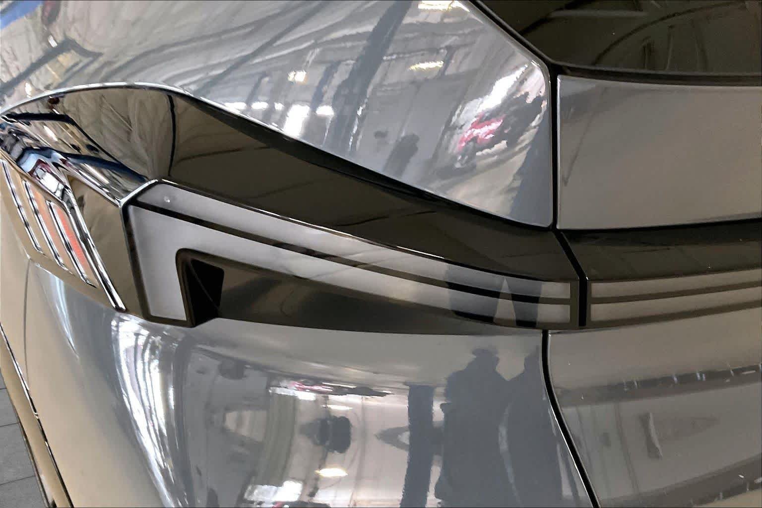 Certified Used 2025 Grigio Telesto Pearl Metallic BMW Label Red image 25