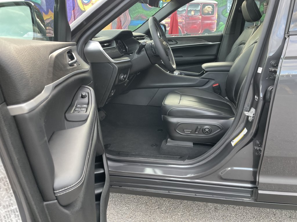 Used 2026 Gray Jeep Limited image 14