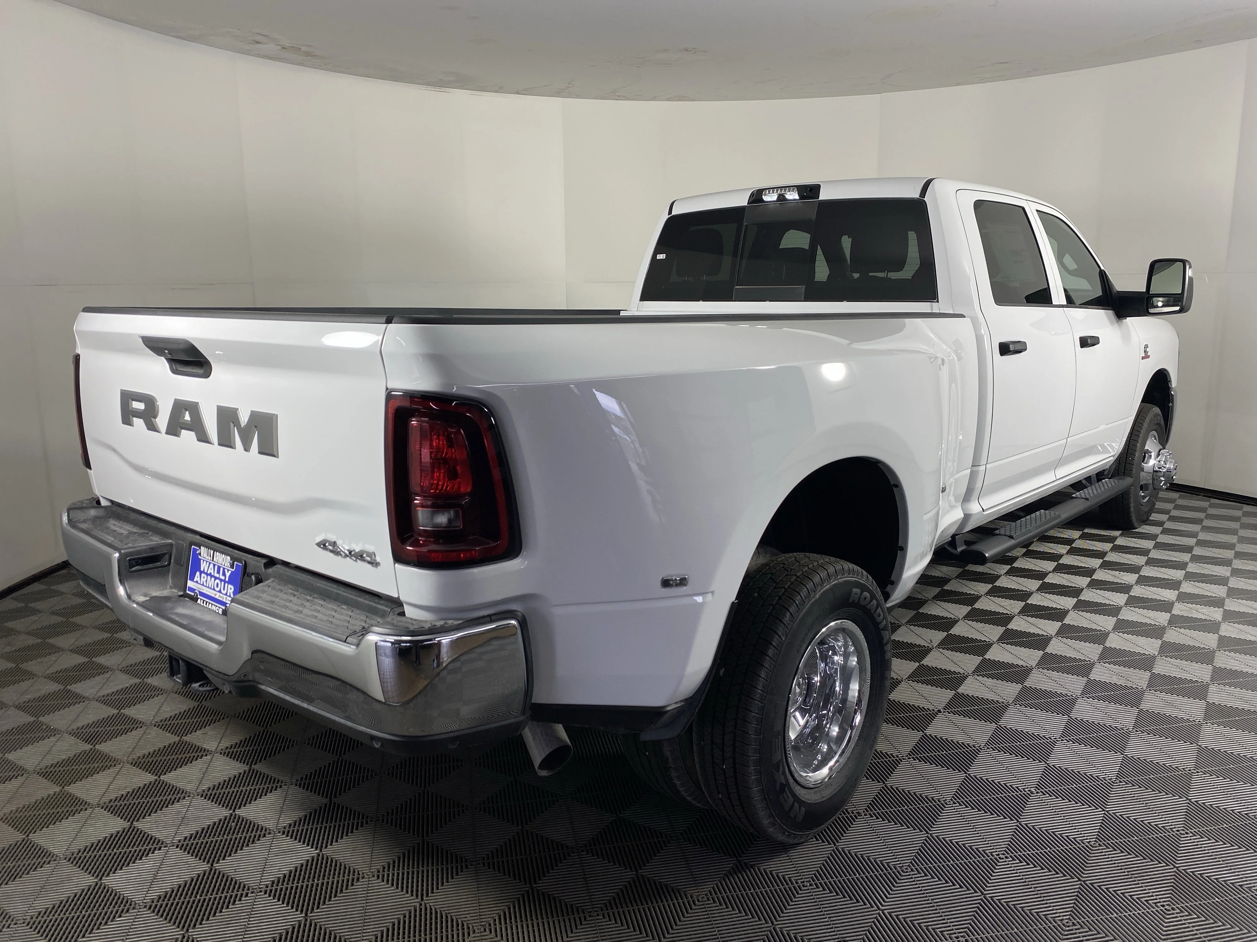 New 2026 Bright White Clear-Coat Exterior Paint RAM Tradesman image 6