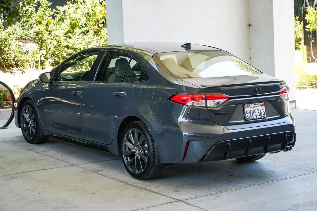 Used 2025 Gray Toyota SE image 4