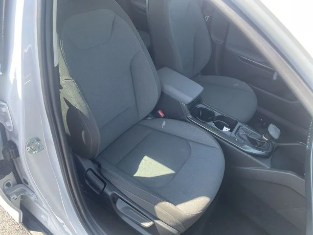 2025 Kia K4 LXS - Photo 40