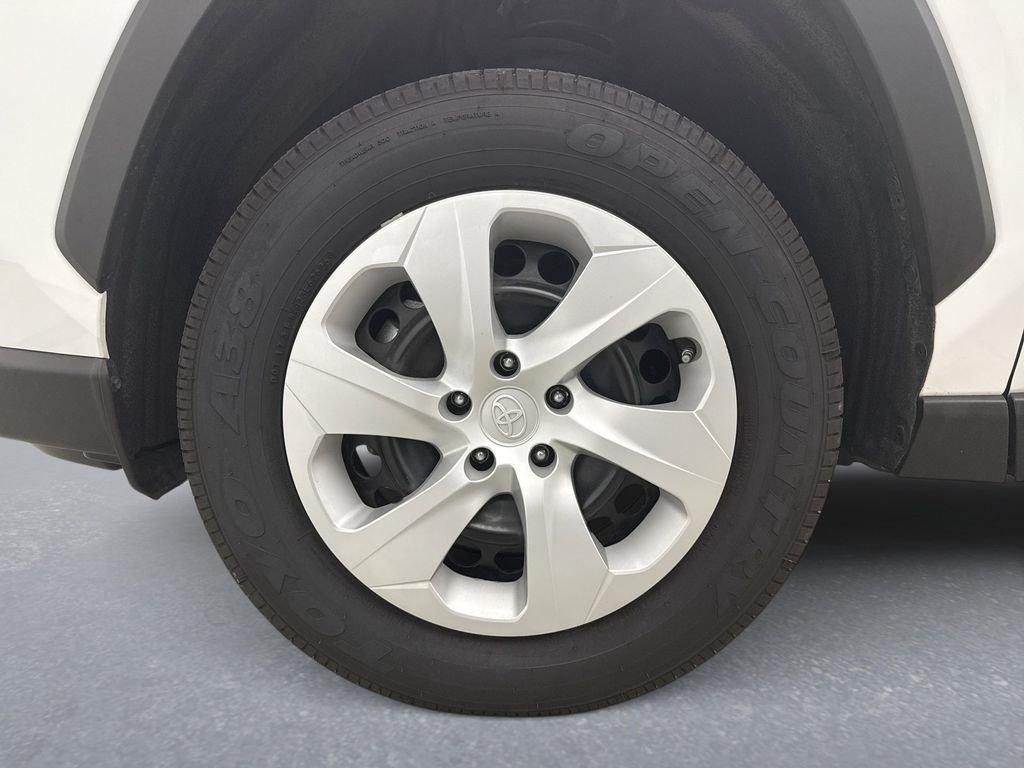 Used 2024 Ice Toyota LE image 22