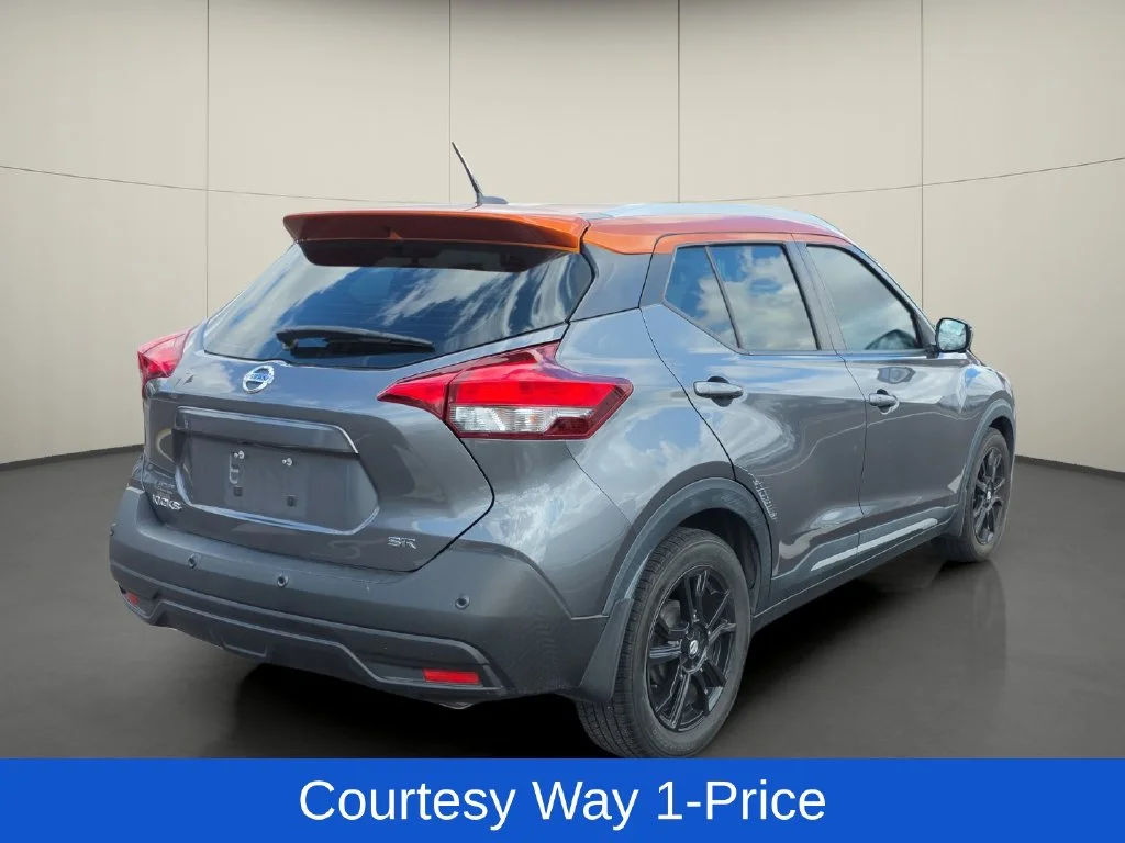 Used 2020 Gray Nissan SR image 9