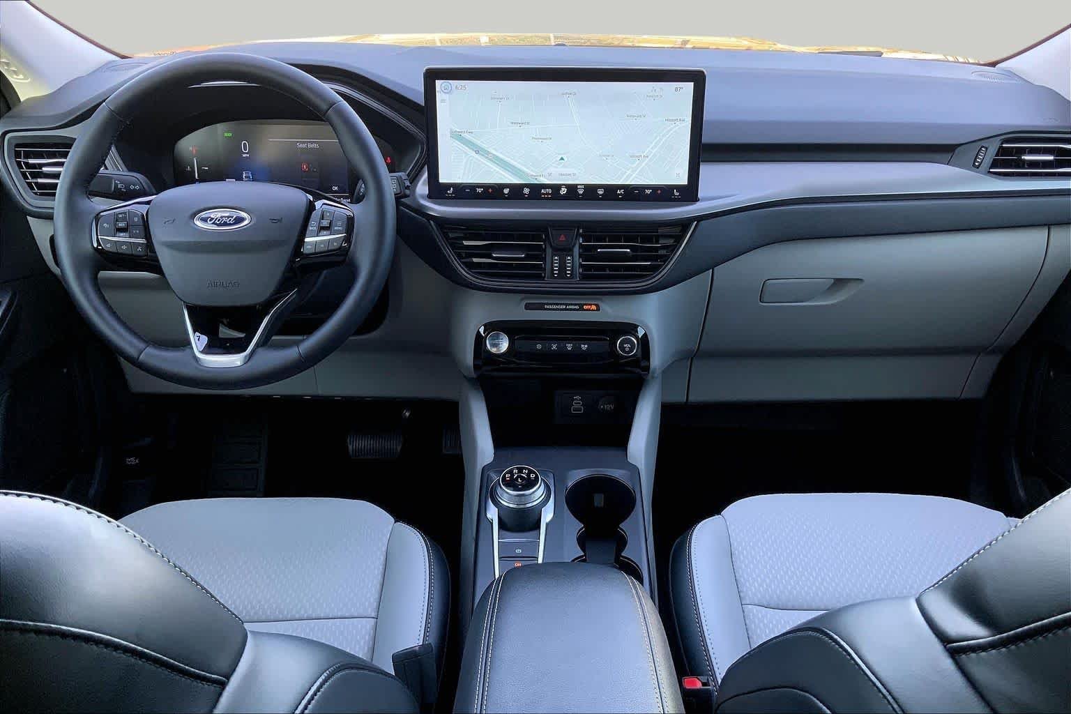 Used 2025 Agate Black Ford PHEV image 32