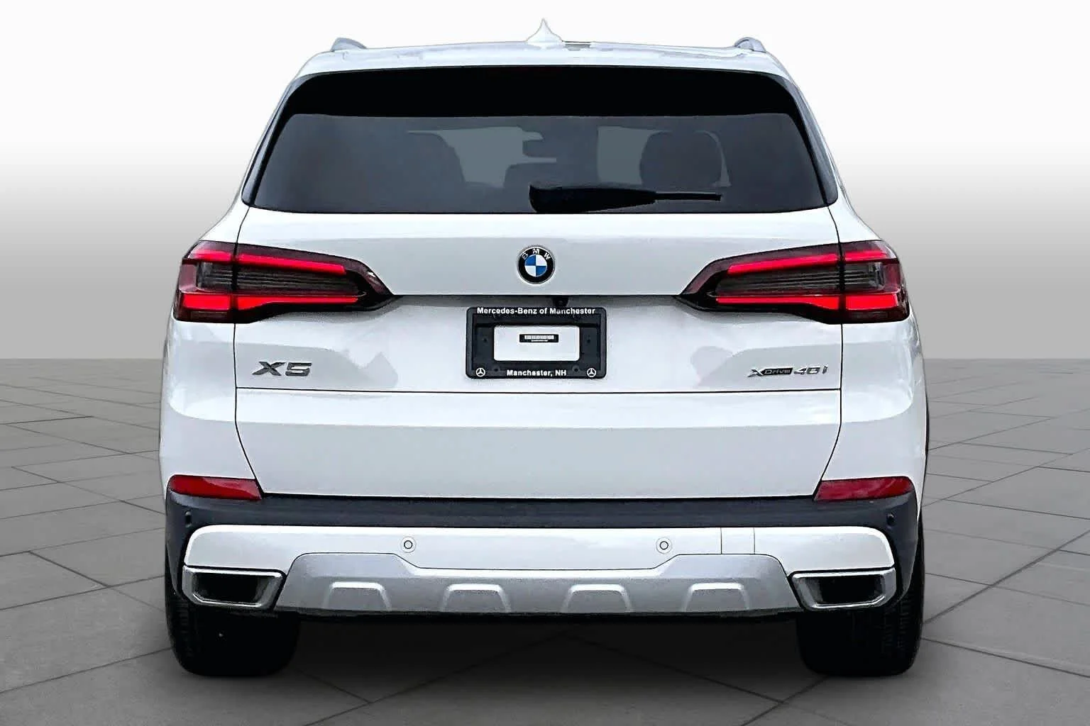 Used 2023 Alpine White BMW xDrive40i image 5