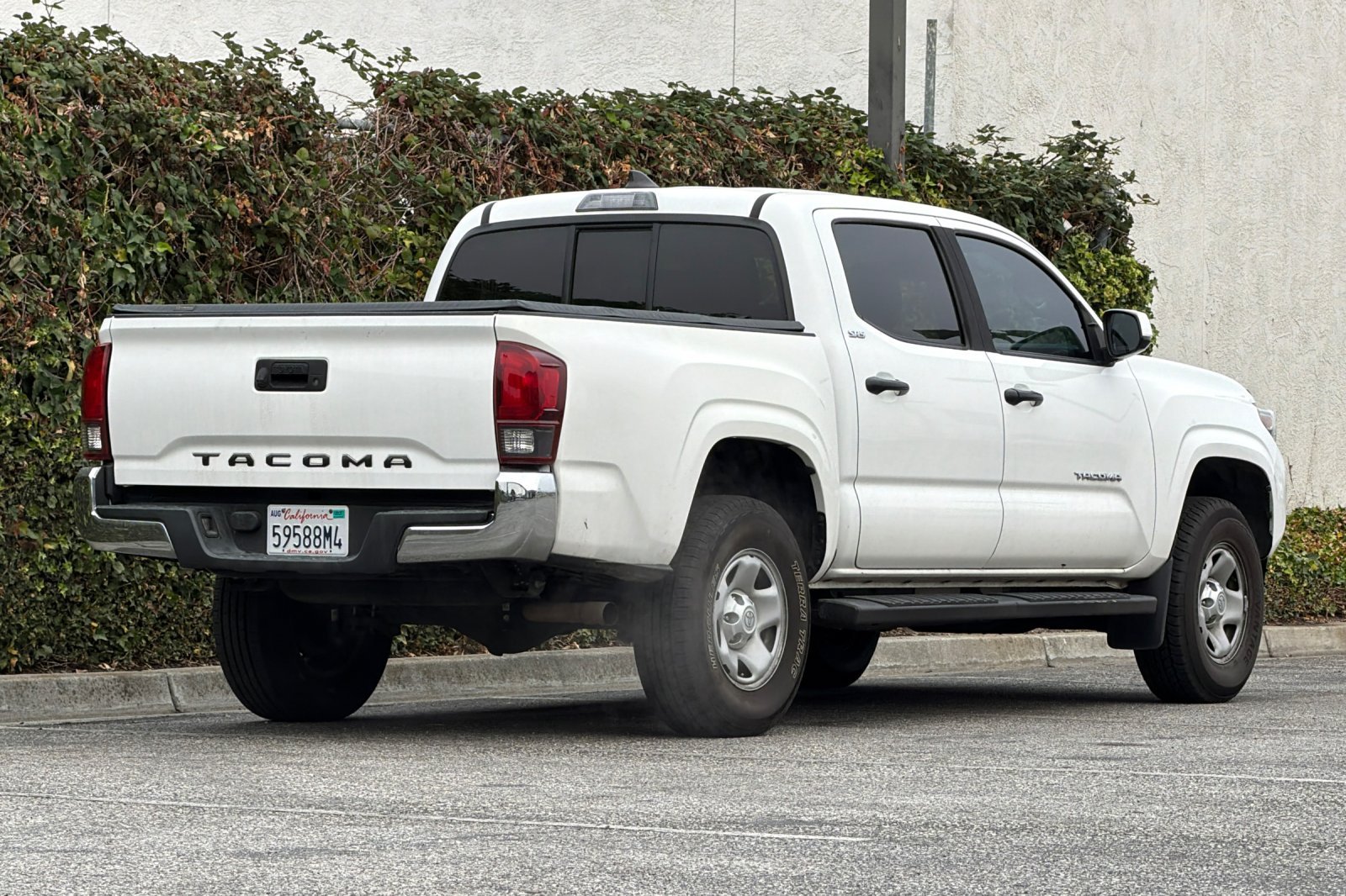 Used 2019 White Toyota SR5 image 4