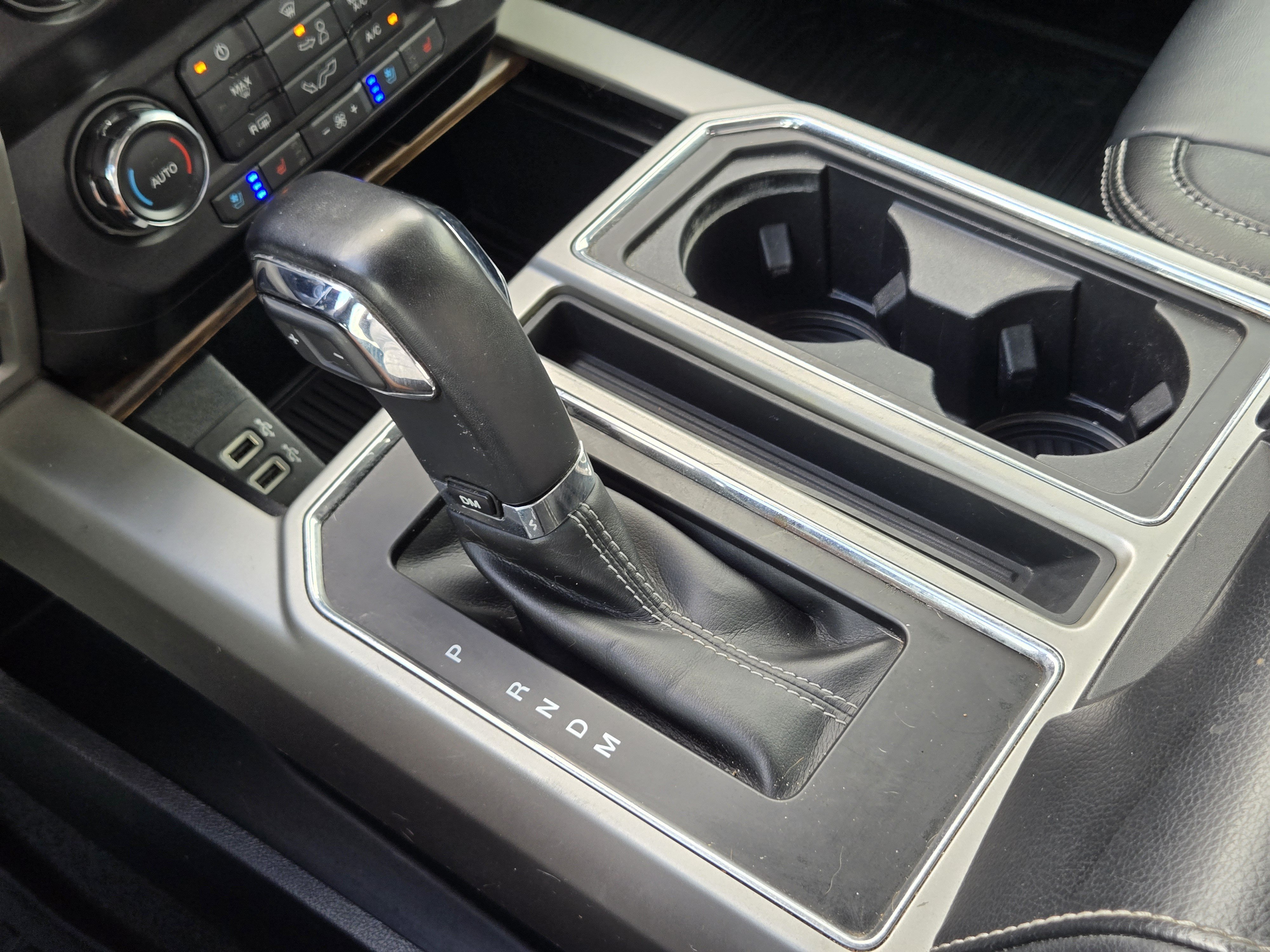Used 2019 Magma Red Metallic Ford LARIAT image 22