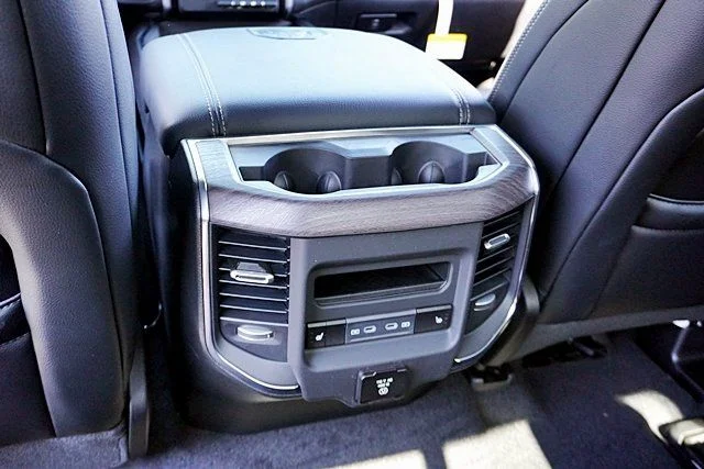 New 2026 Diamond Black Crystal Pearl-Coat Exterior Paint RAM Laramie image 24
