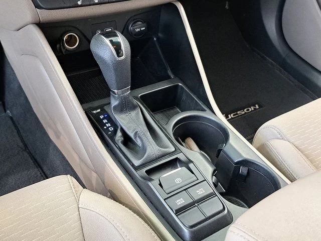 Used 2019 White Hyundai Value image 18