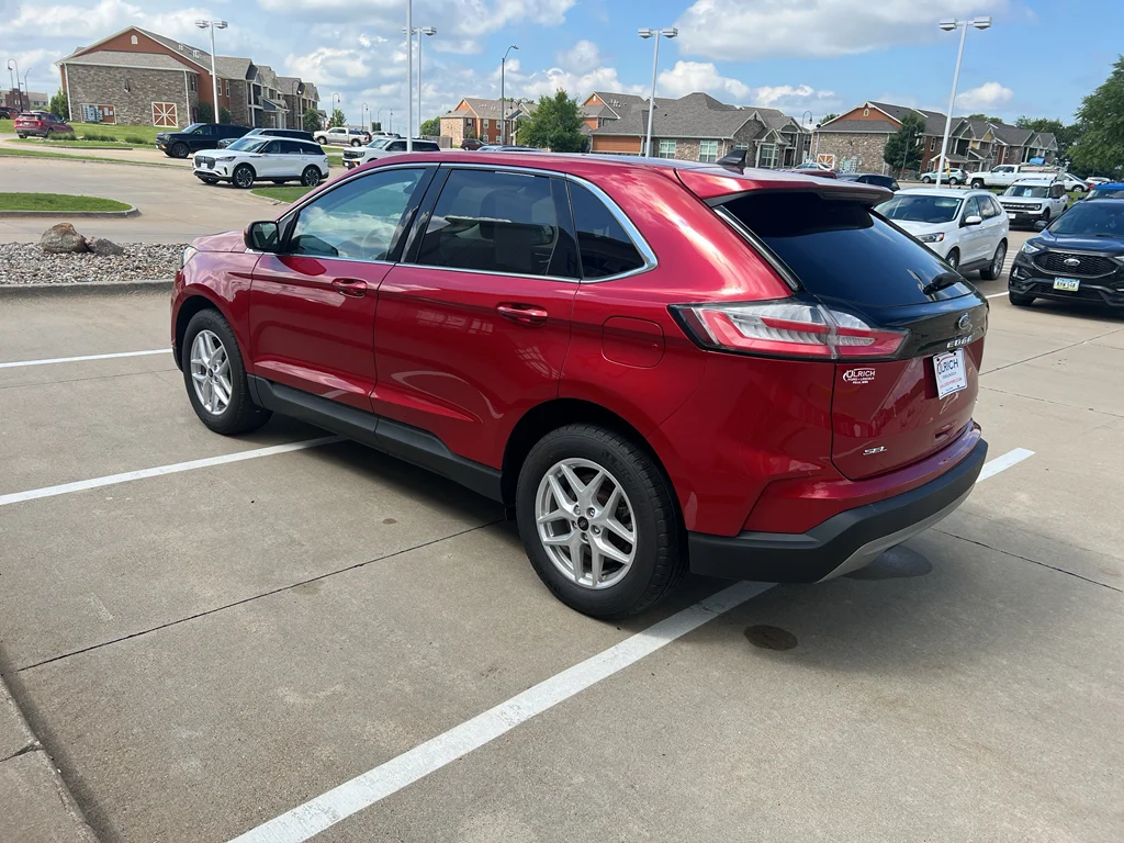 Used 2024 Rapid Red Metallic Tinted Clearcoat Ford SEL image 6