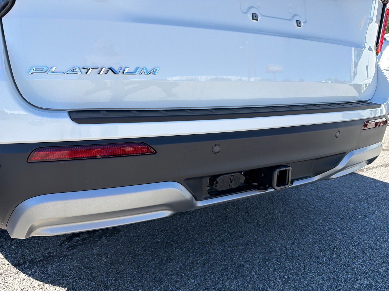 New 2027 Star White Metallic Tri-Coat Ford Platinum™ image 6