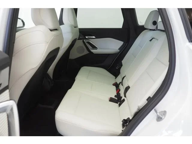 New 2027 Mineral White Metallic BMW xDrive28i image 20