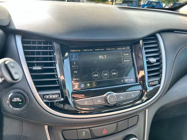 Used 2018 SUMMIT WHITE Chevrolet LT image 13