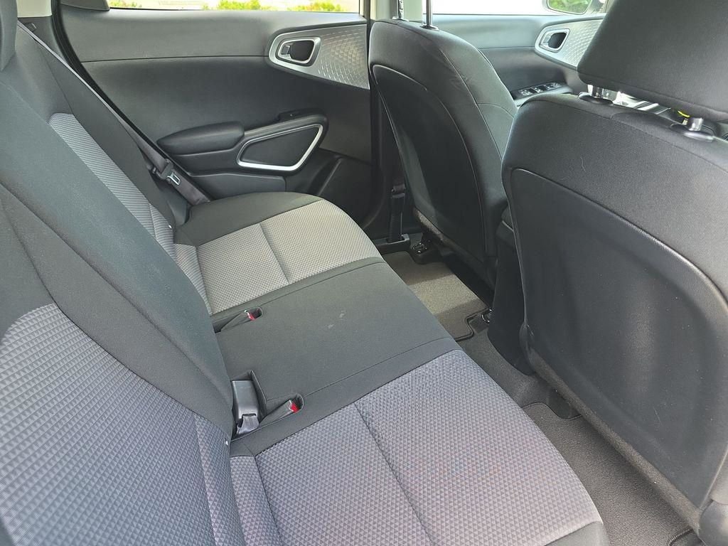 2025 Kia Soul LX - Photo 18