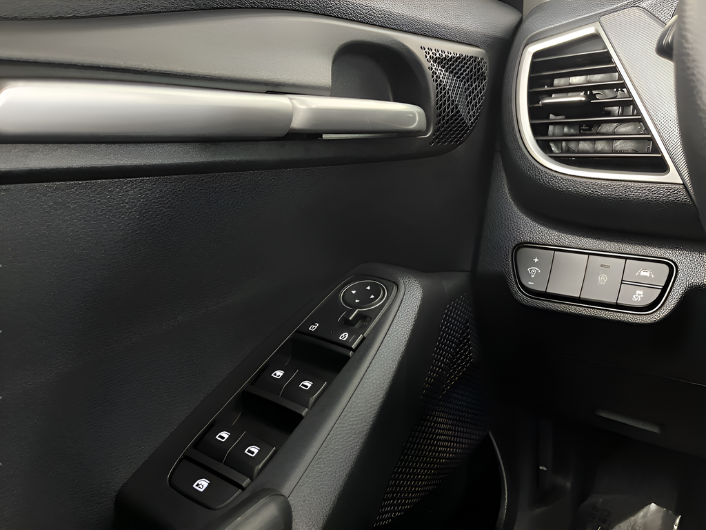 2023 Kia Seltos LX - Photo 23