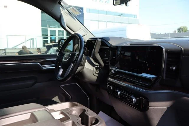 Used 2022 Black GMC Elevation image 34
