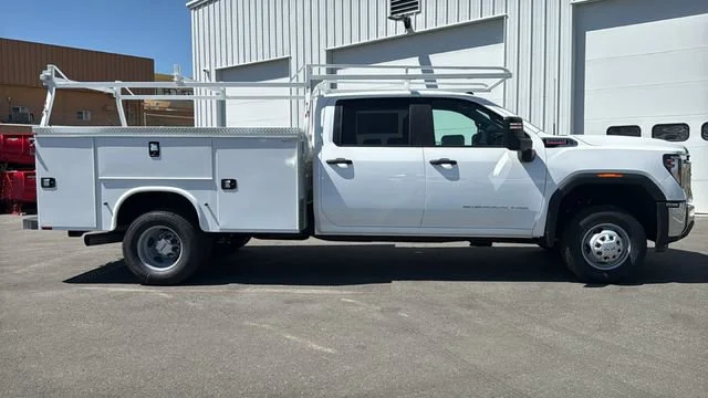 2026 GMC Sierra 3500HD Pro - Photo 2