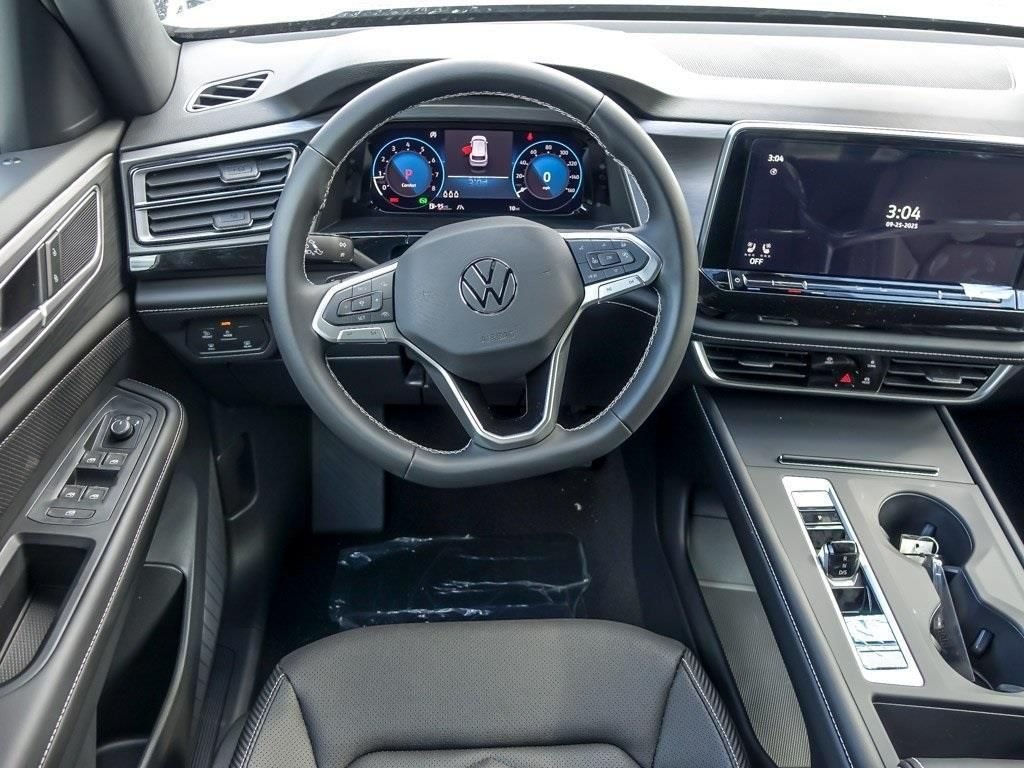 New 2026 Deep Black Pearl Volkswagen 2.0T SE image 13