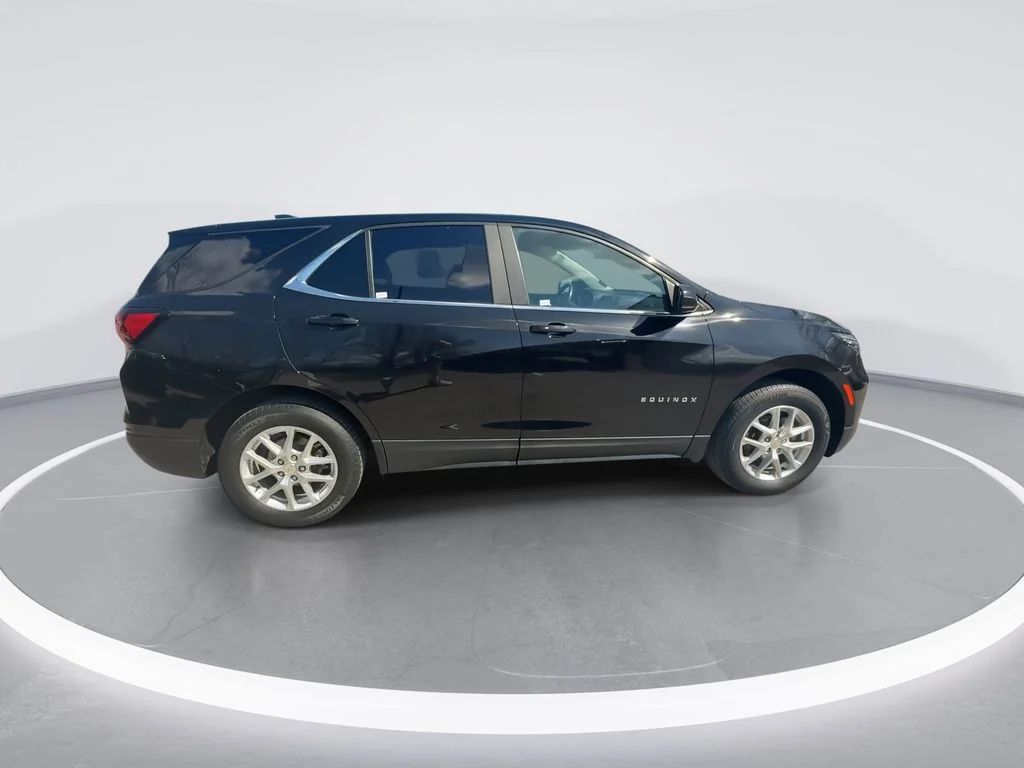 Used 2022 Black Chevrolet LT image 9