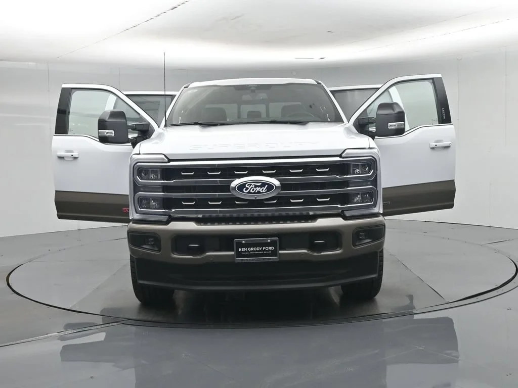 New 2027 Oxford White Ford King Ranch image 34