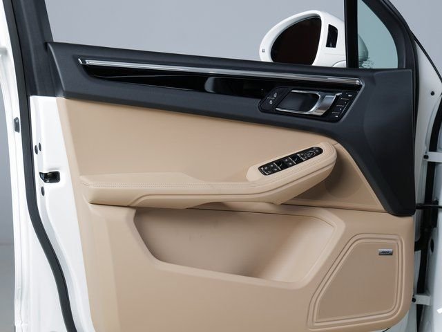 2025 Porsche Macan Base - Photo 24