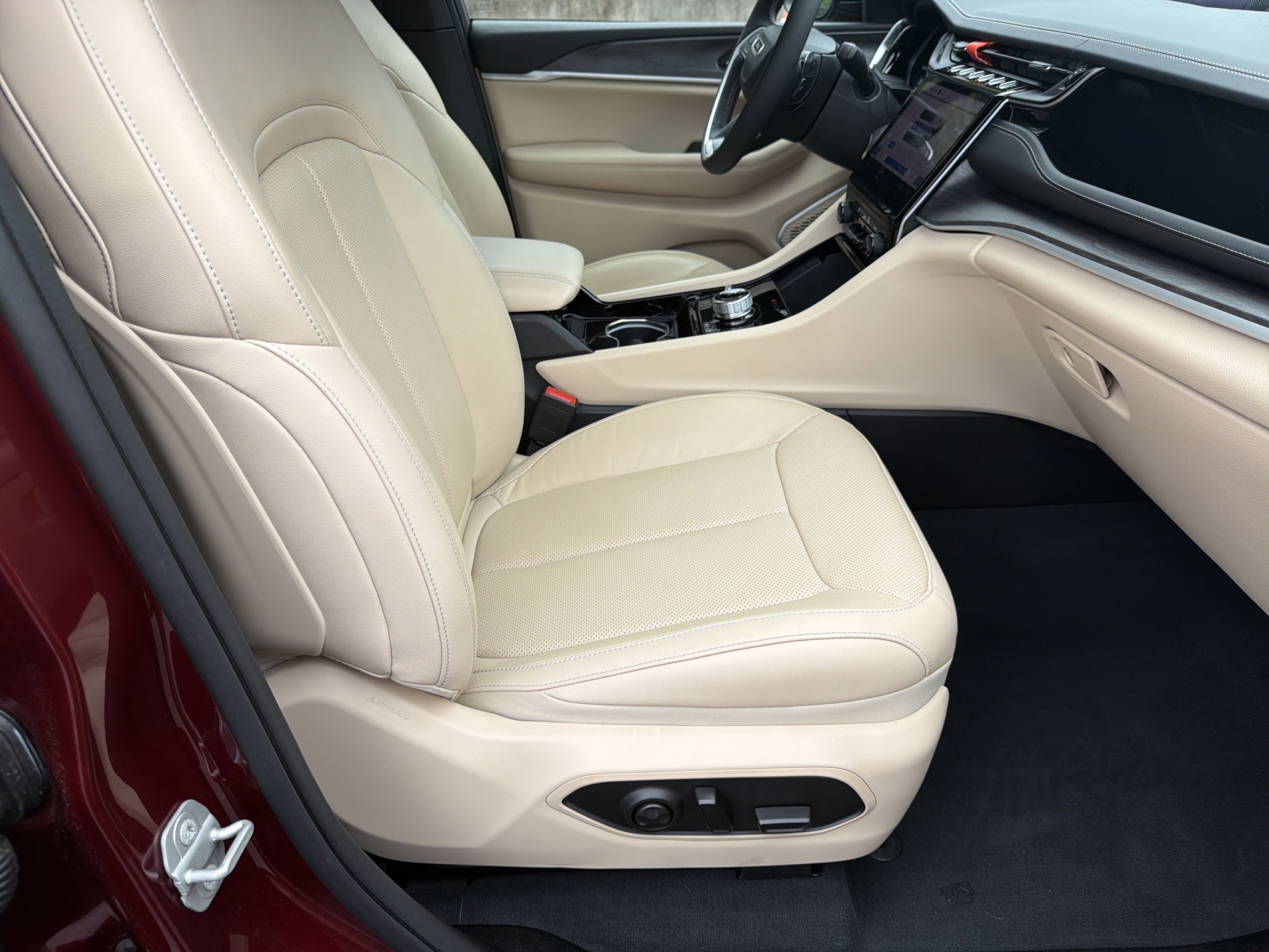 Used 2022 Velvet Red Pearlcoat Jeep 4xe image 17