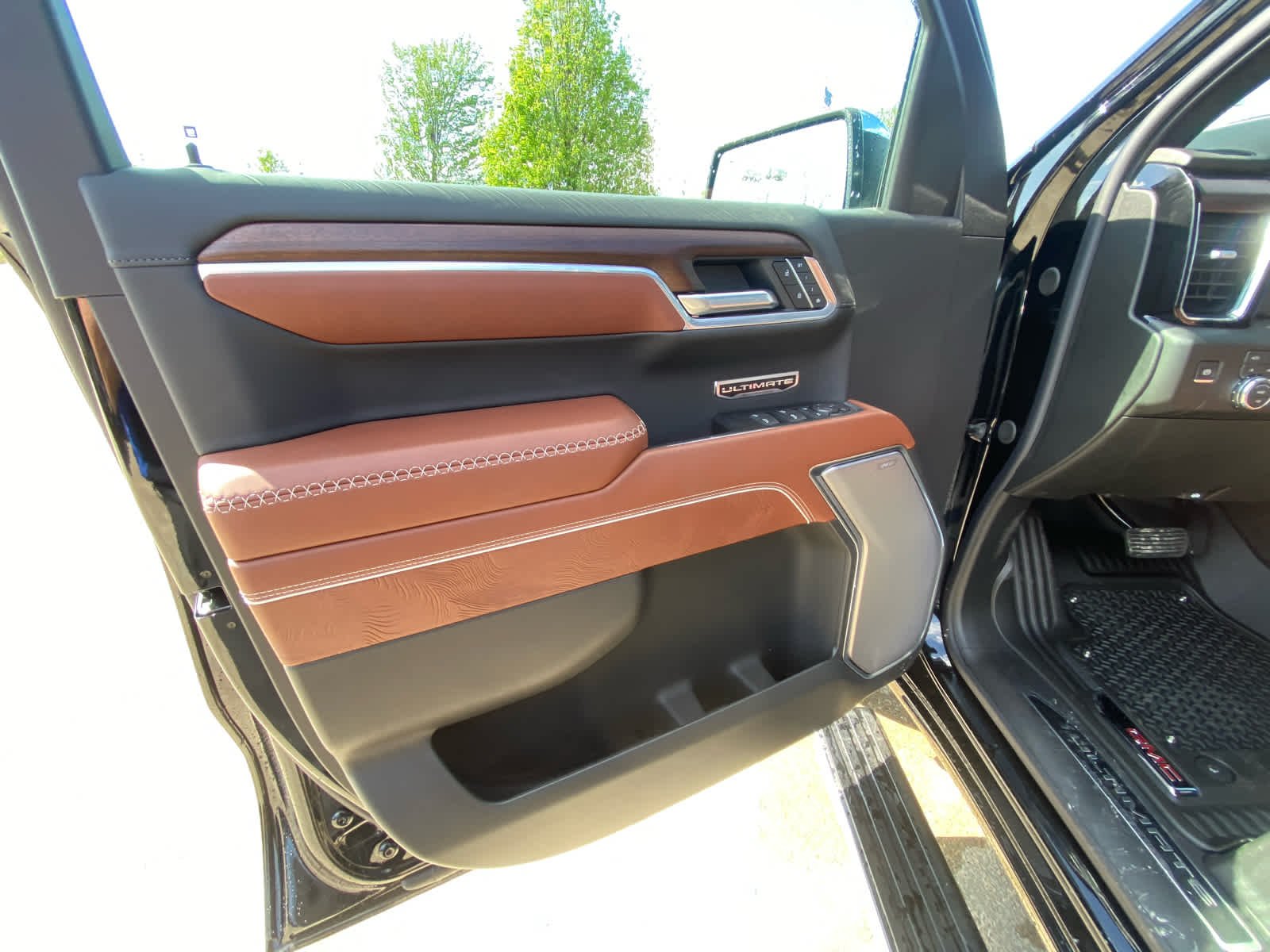 New 2026 Onyx Black GMC Denali Ultimate image 10