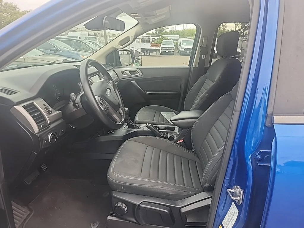 Used 2020 Blue Ford XLT image 18