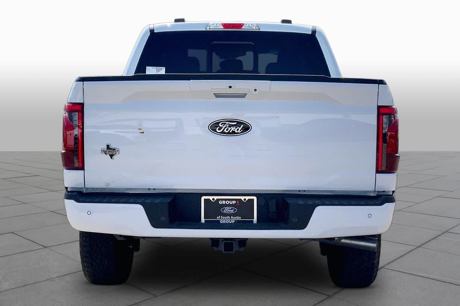 New 2026 Oxford White Ford XLT image 4