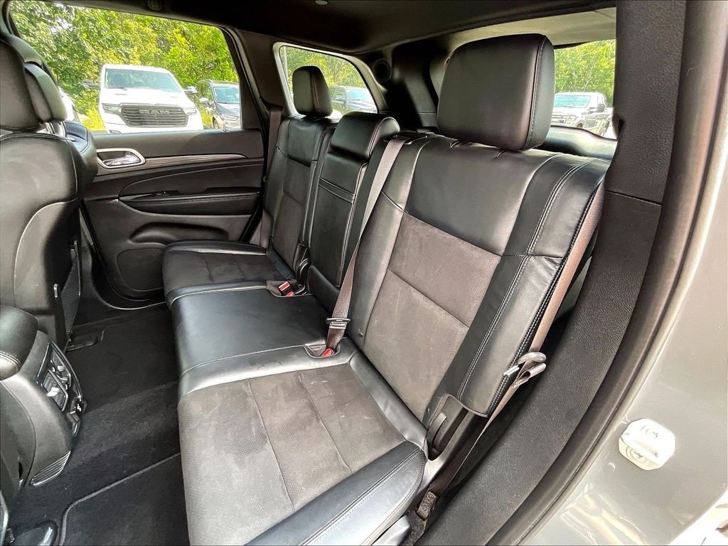 Used 2021 Sting-Gray Clearcoat Jeep Laredo X image 14