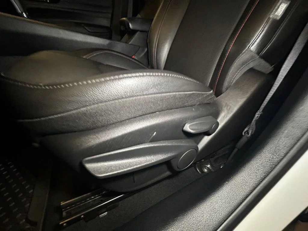 Used 2025 Bright White Jeep Trailhawk image 21