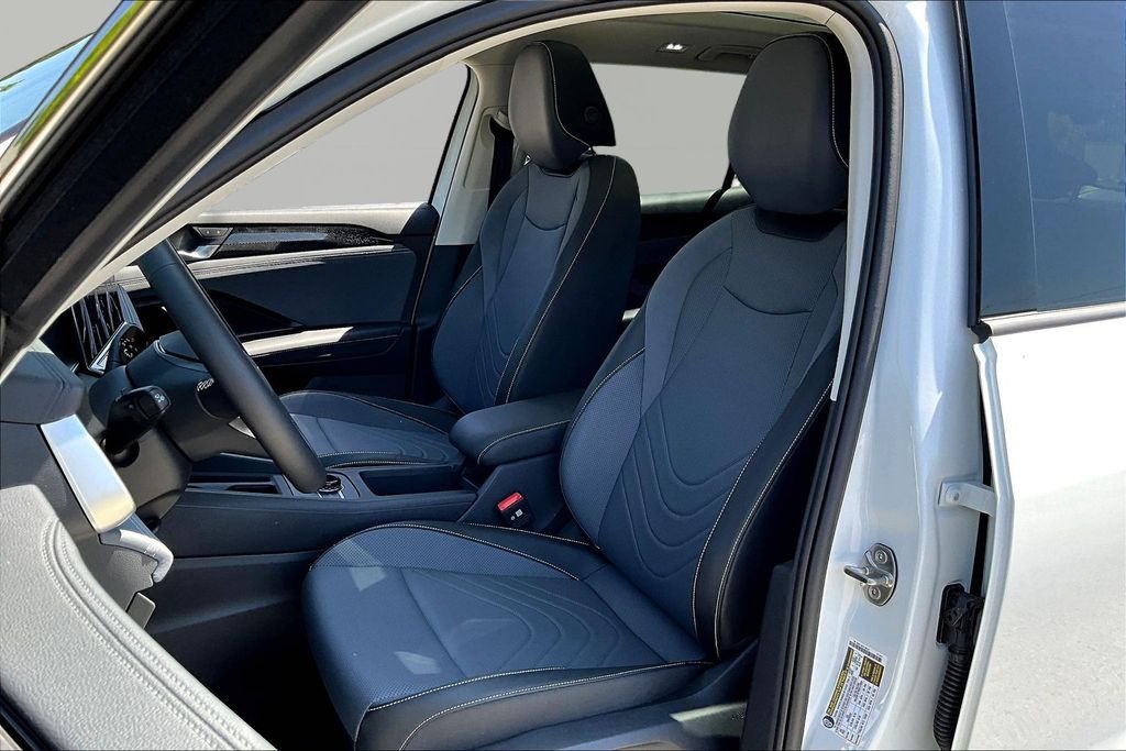 New 2026 White Volkswagen 2.0T SE image 21