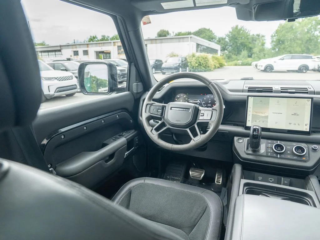 Certified Used 2023 Black Land Rover V8 image 19