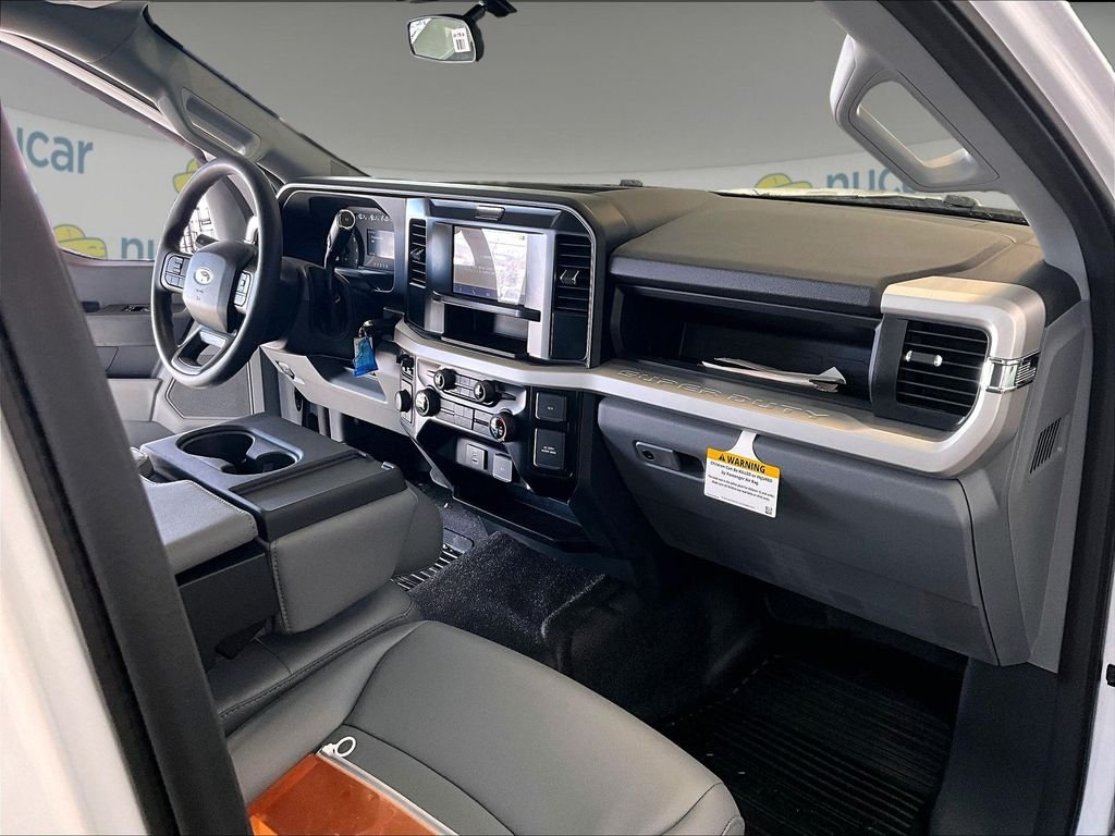 New 2026 Oxford White Ford XL image 10