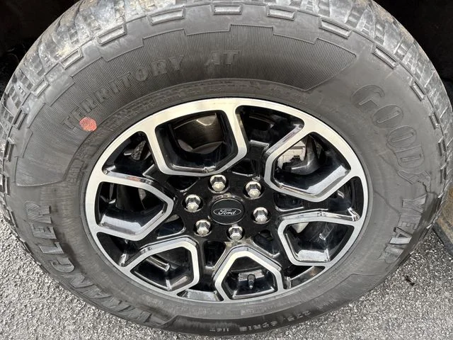 Used 2023 Black Metallic Ford XLT image 12