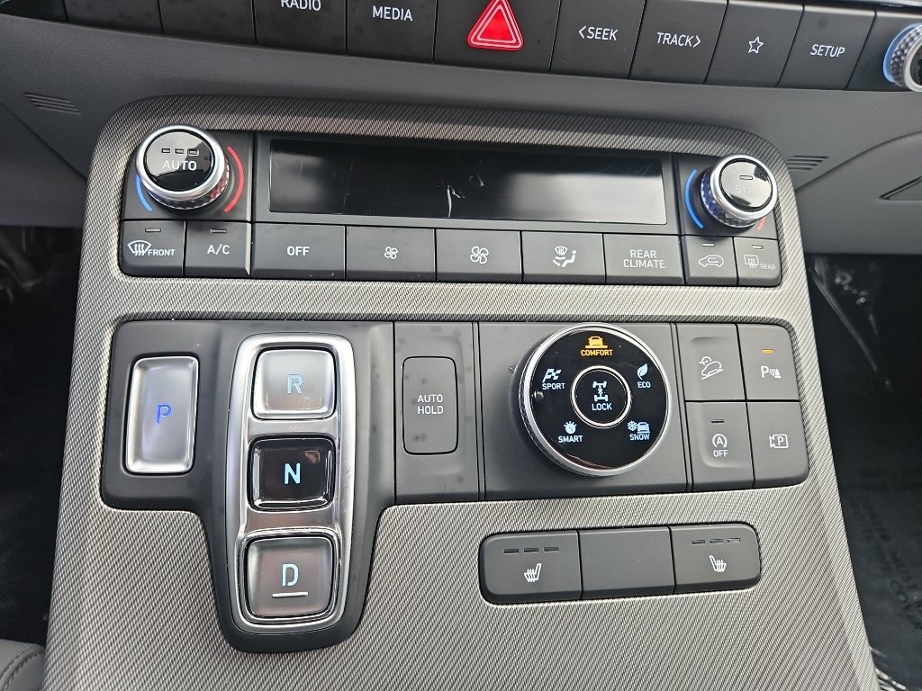 Used 2025 Abyss Black Pearl Hyundai SEL image 29
