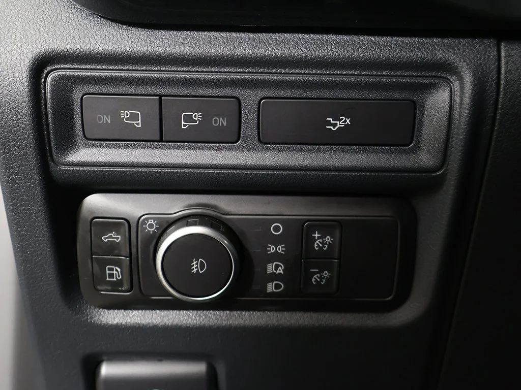 Used 2022 Agate Black Metallic Ford XLT image 41