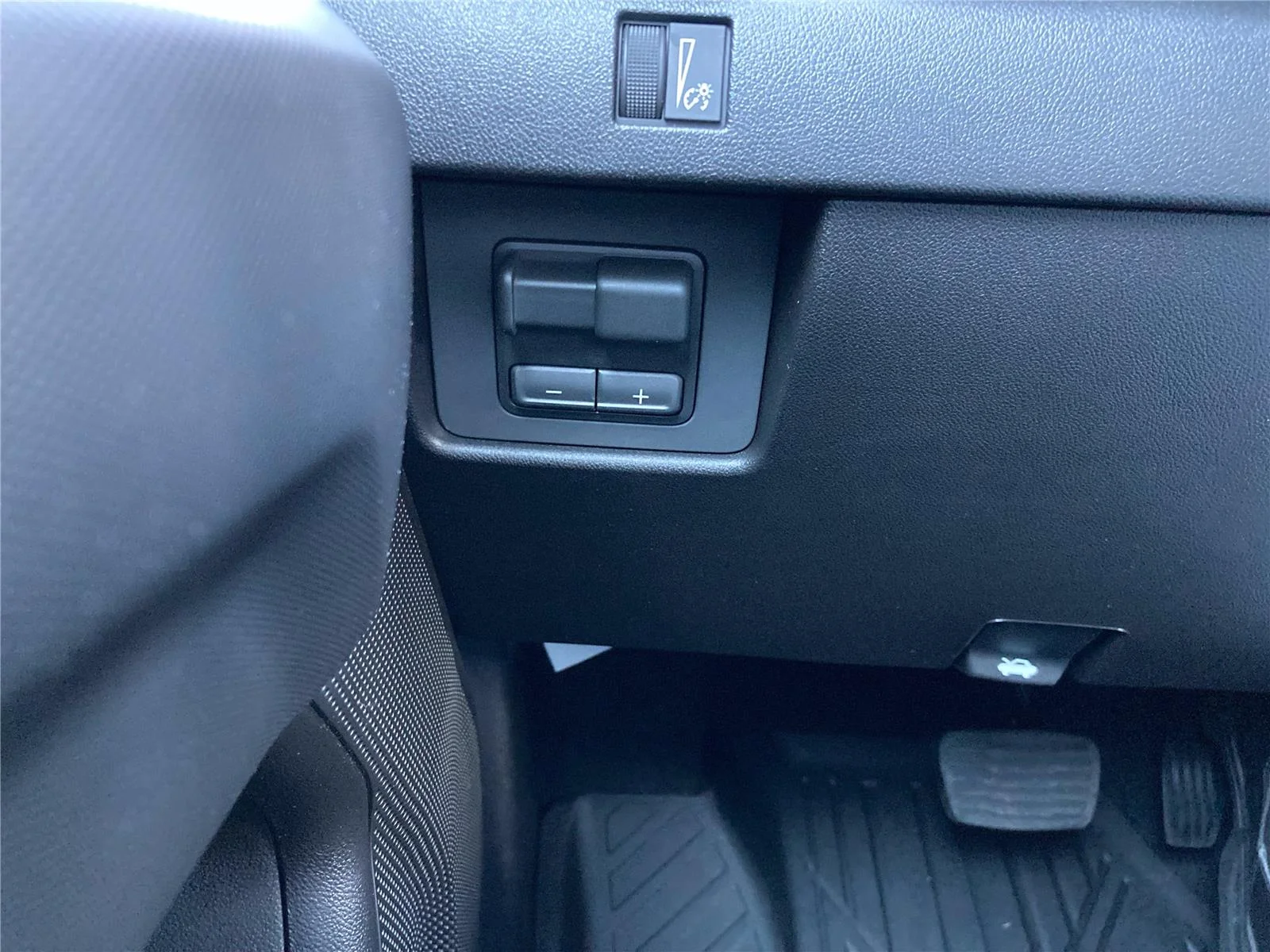 New 2026 Onyx Black GMC Elevation image 20