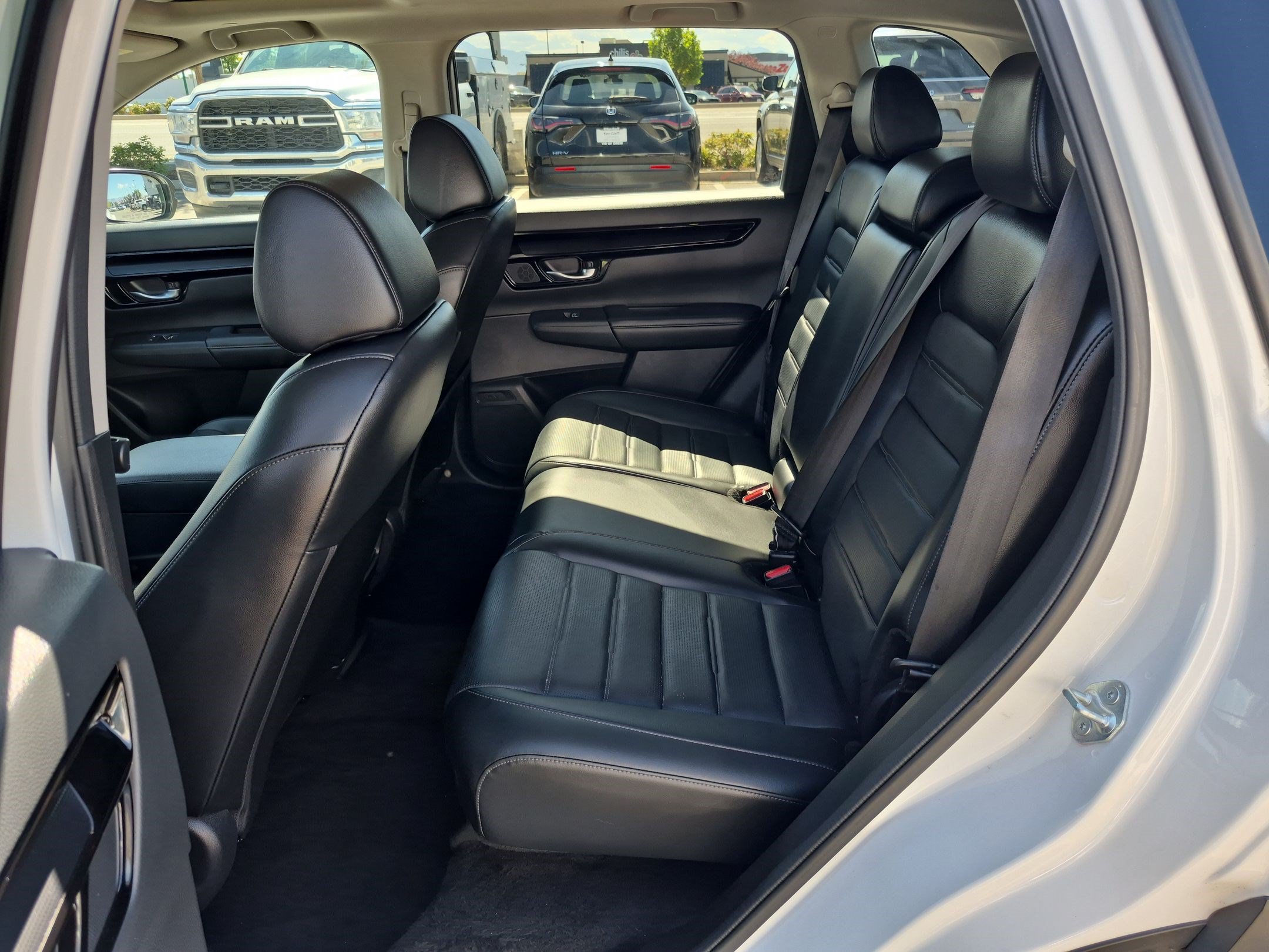 Used 2024 Platinum White Pearl Honda EX-L image 28