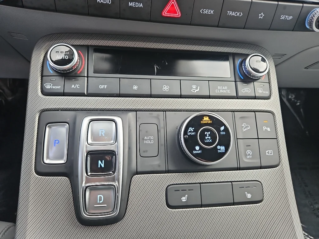Used 2025 Abyss Black Pearl Hyundai SEL image 29