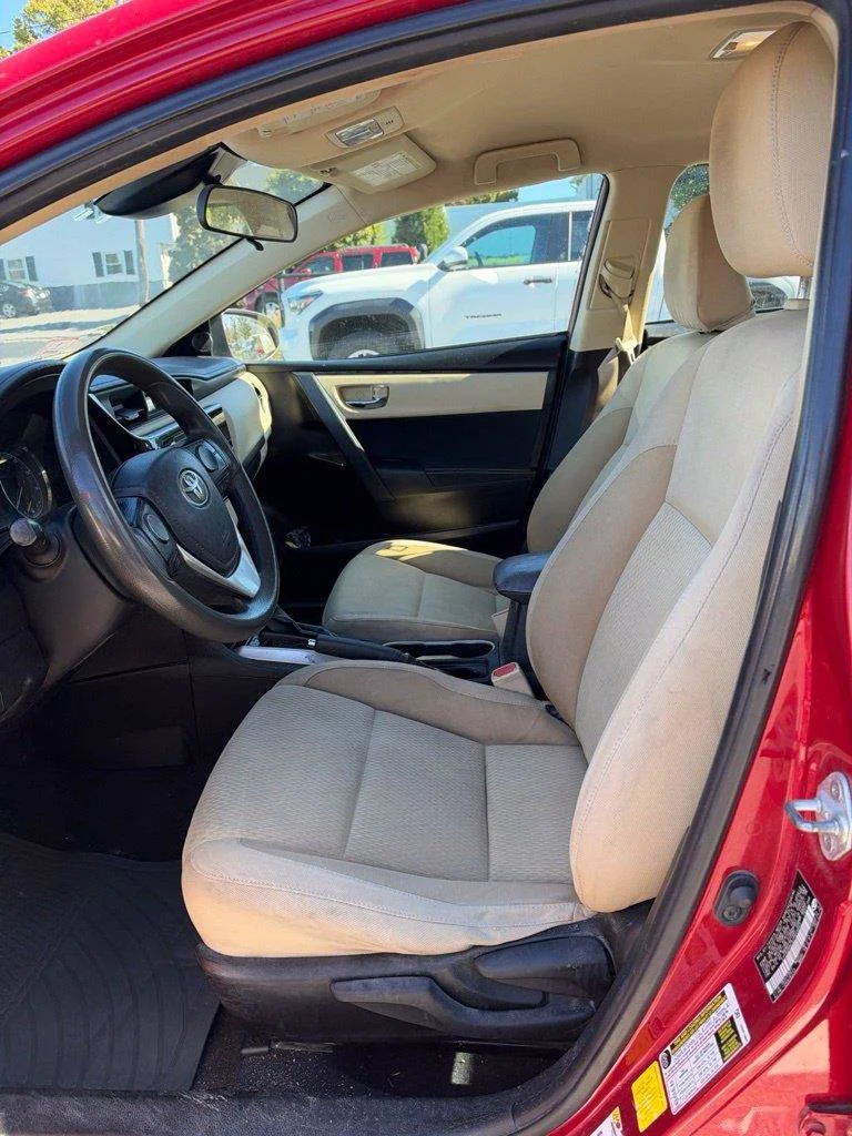 Used 2018 Barcelona Red Metallic Toyota LE image 4