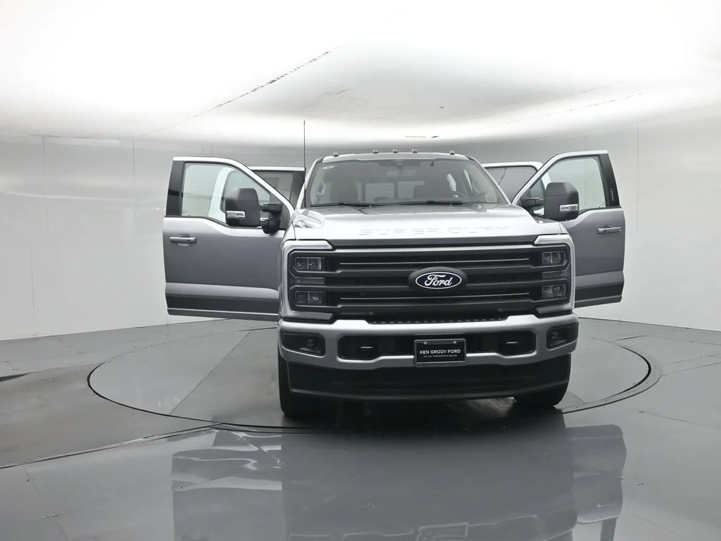 New 2027 Iconic Silver Metallic Ford XLT image 34