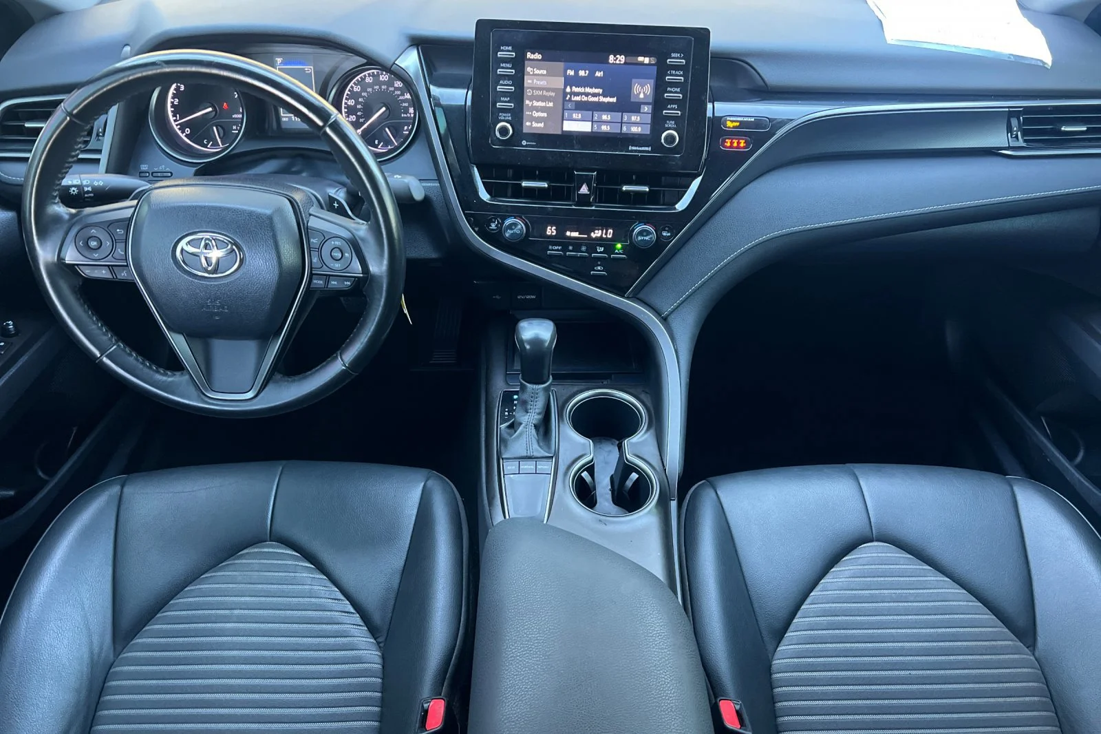 Used 2022 Midnight Black Metallic Toyota SE image 13