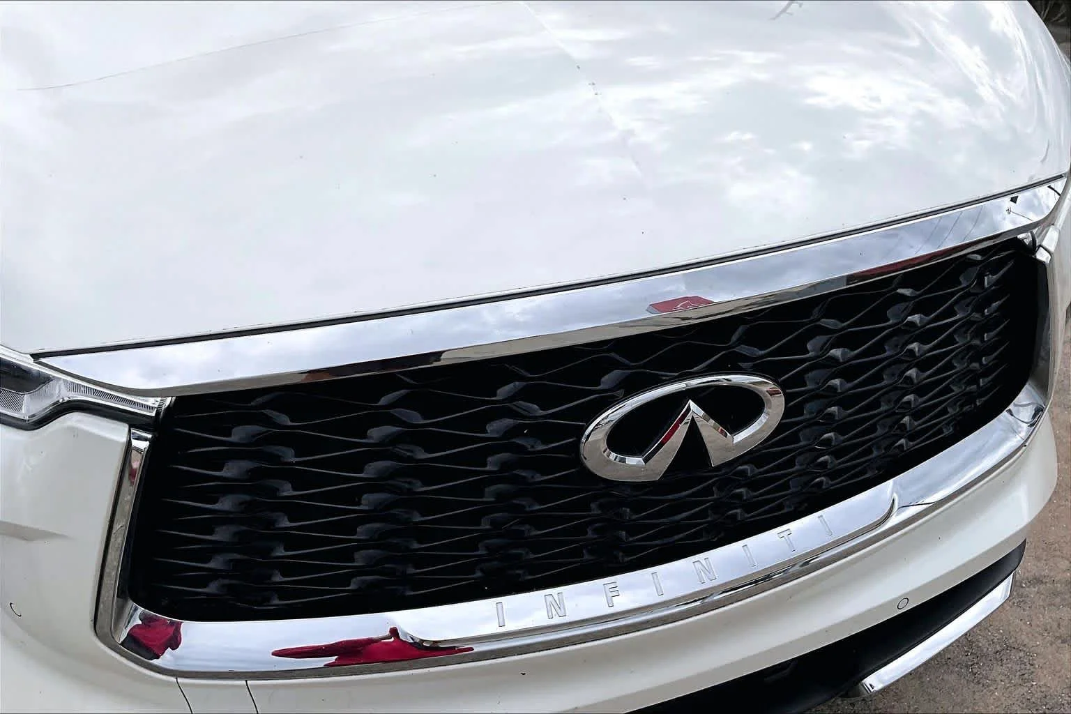Used 2022 Majestic White/Black Obsidian INFINITI AUTOGRAPH image 29