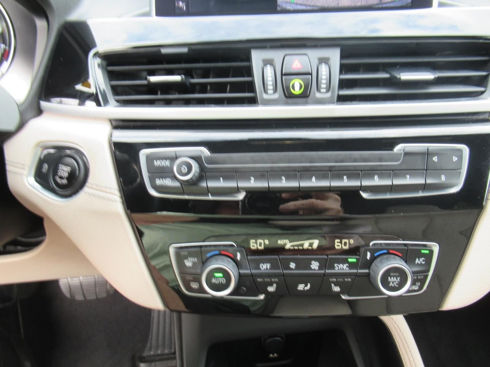 Used 2022 Gray BMW sDrive28i image 27