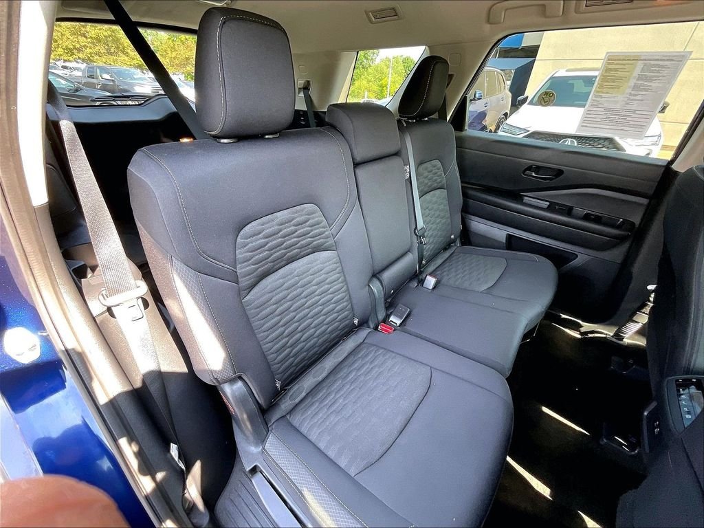 Used 2024 Deep Ocean Blue Pearl Nissan SV image 16