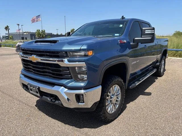 Used 2024 Blue Chevrolet LT image 3