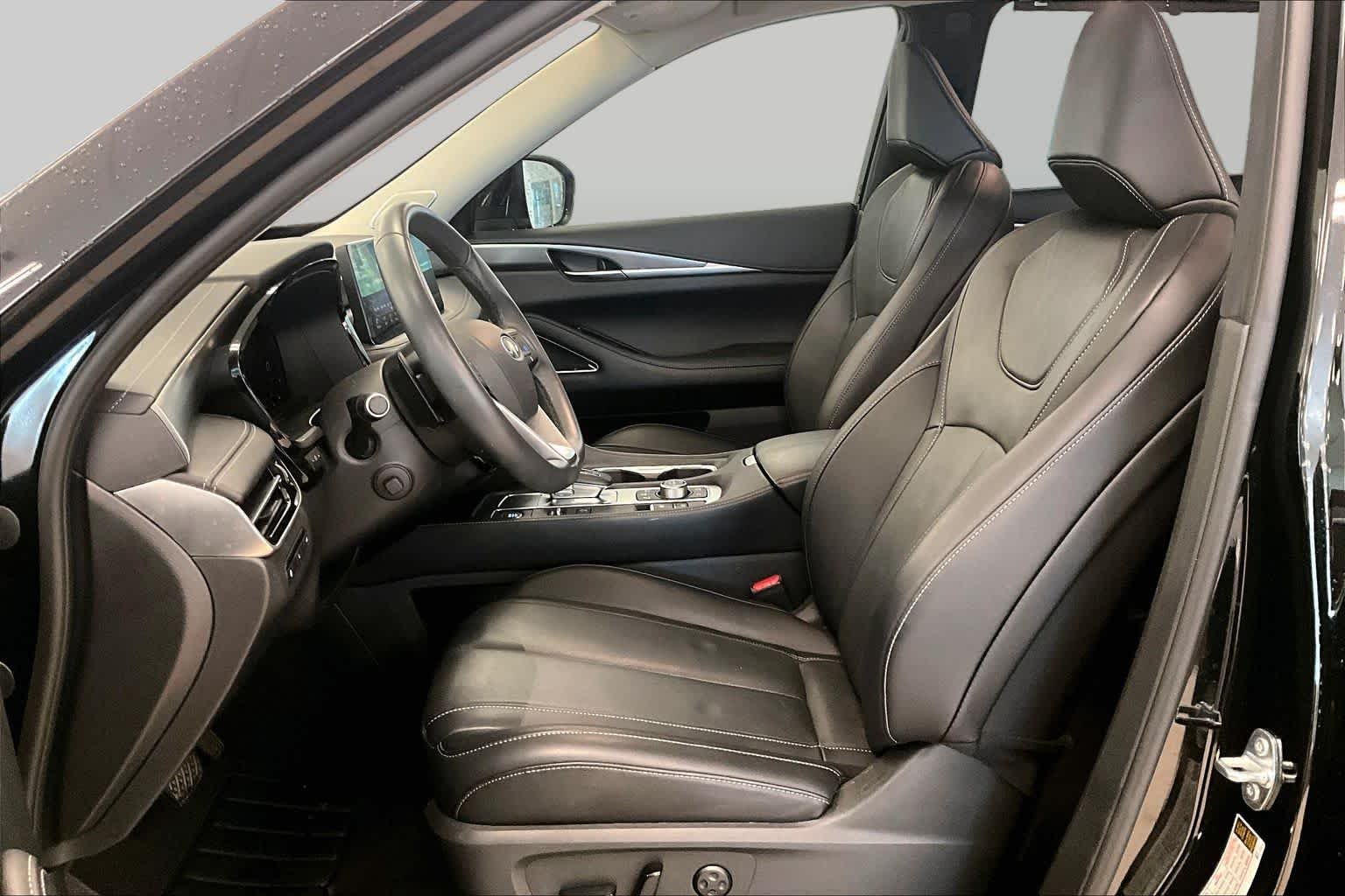 Used 2025 Mineral Black INFINITI LUXE image 7