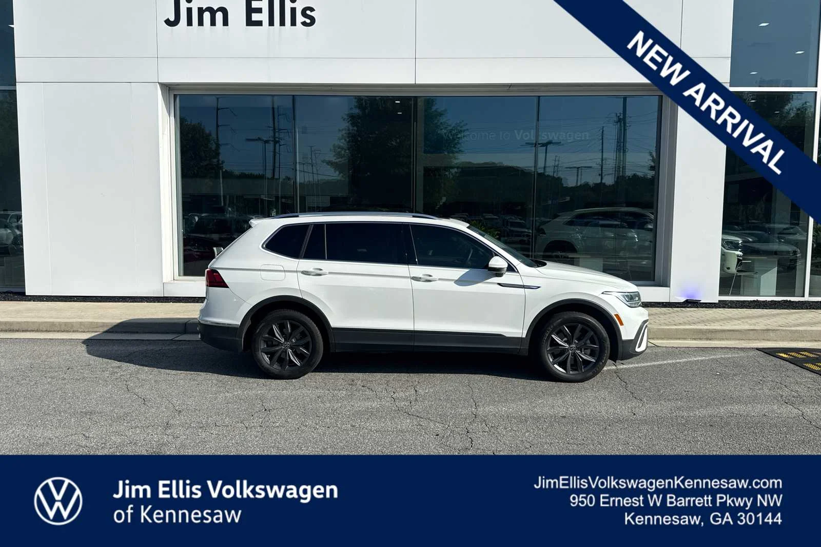 2023 Volkswagen Tiguan 2.0T SE's photo