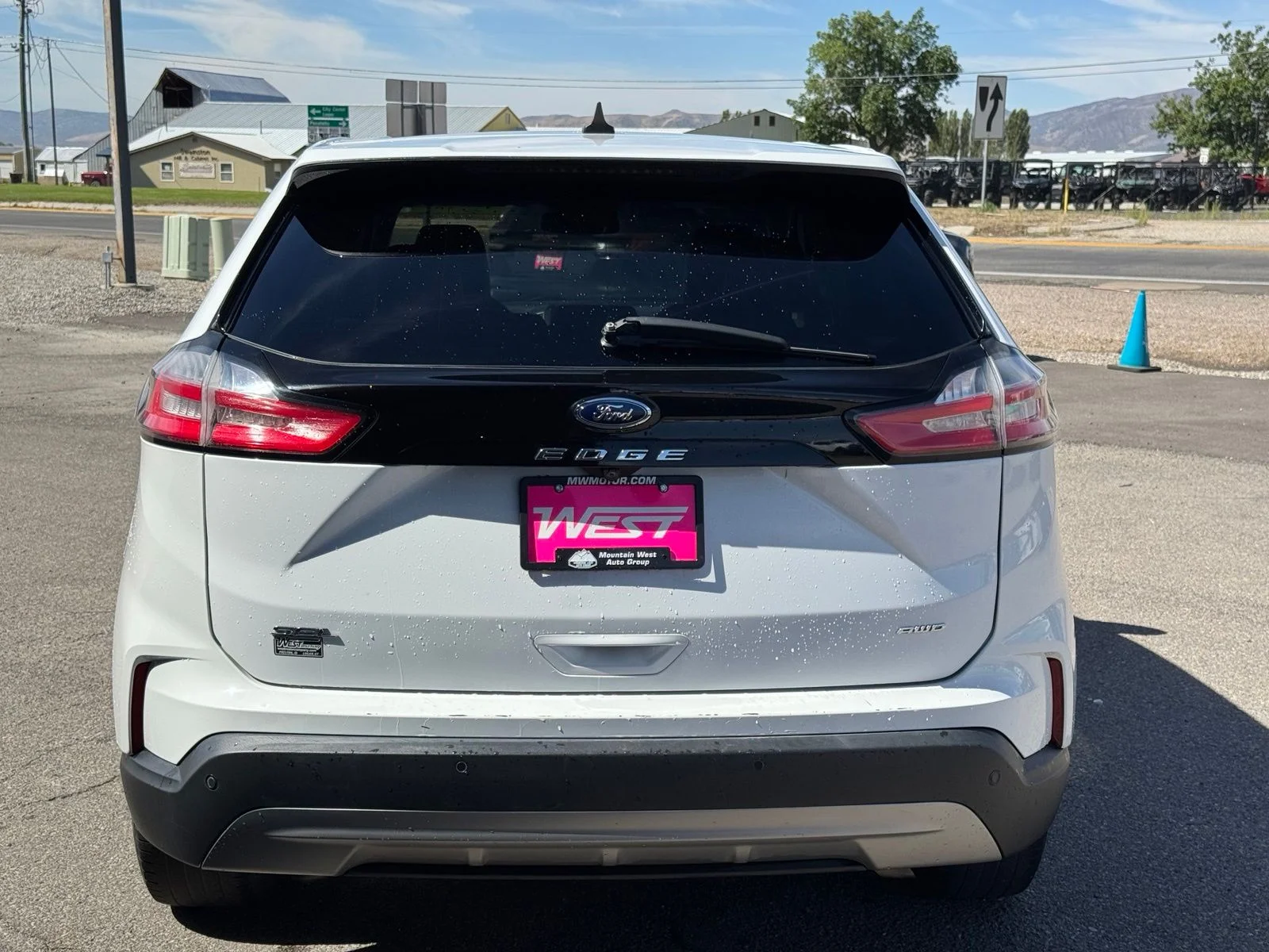 Used 2022 White Ford SEL image 4